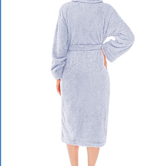 PAVILIA Luxe Fleece Robe in Light Blue - Picture 5 of 10